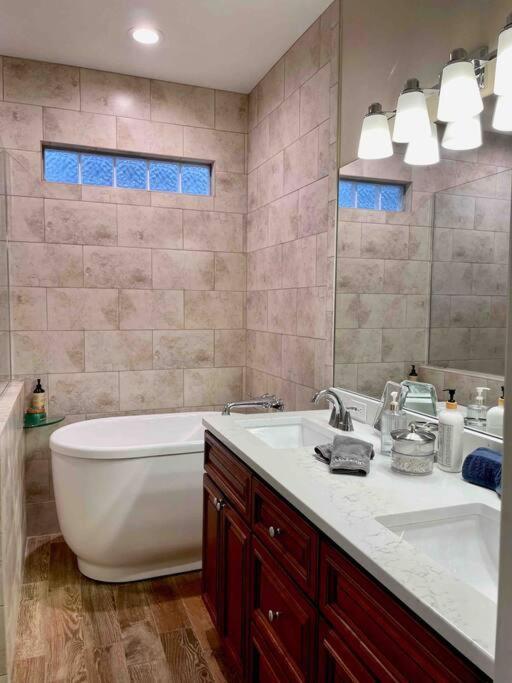 Great3bed&3bath. 2balconies. Perfect Neighborhood Gainesville