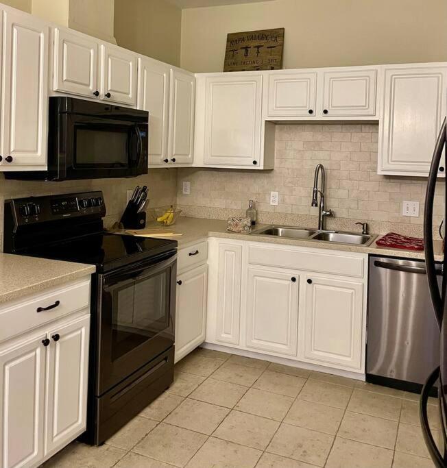 Villa Great3bed&3bath. 2balconies. Perfect Neighborhood *