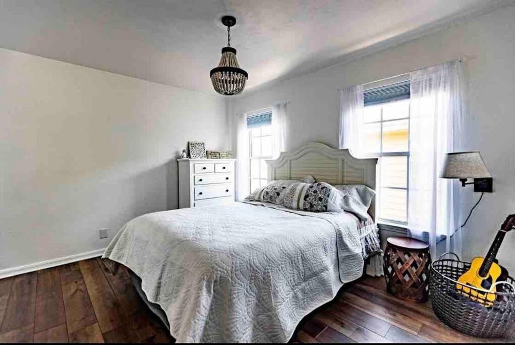 Great3bed&3bath. 2balconies. Perfect Neighborhood *