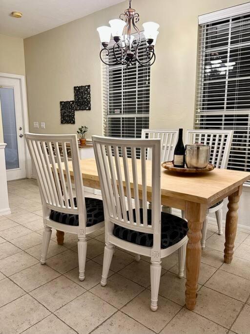 Great3bed&3bath. 2balconies. Perfect Neighborhood * Gainesville