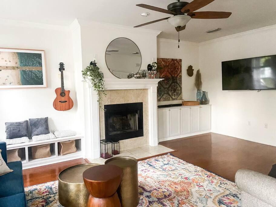 Villa Great3bed&3bath. 2balconies. Perfect Neighborhood