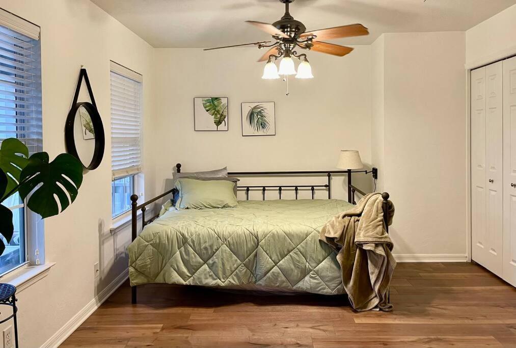 Great3bed&3bath. 2balconies. Perfect Neighborhood *