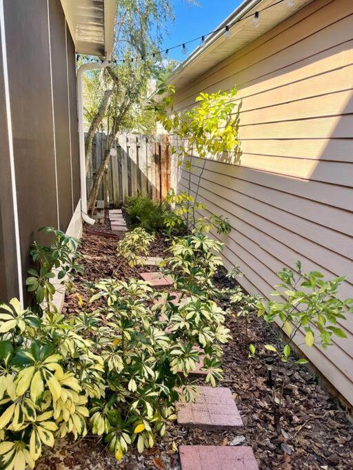 Great3bed&3bath. 2balconies. Perfect Neighborhood Villa *