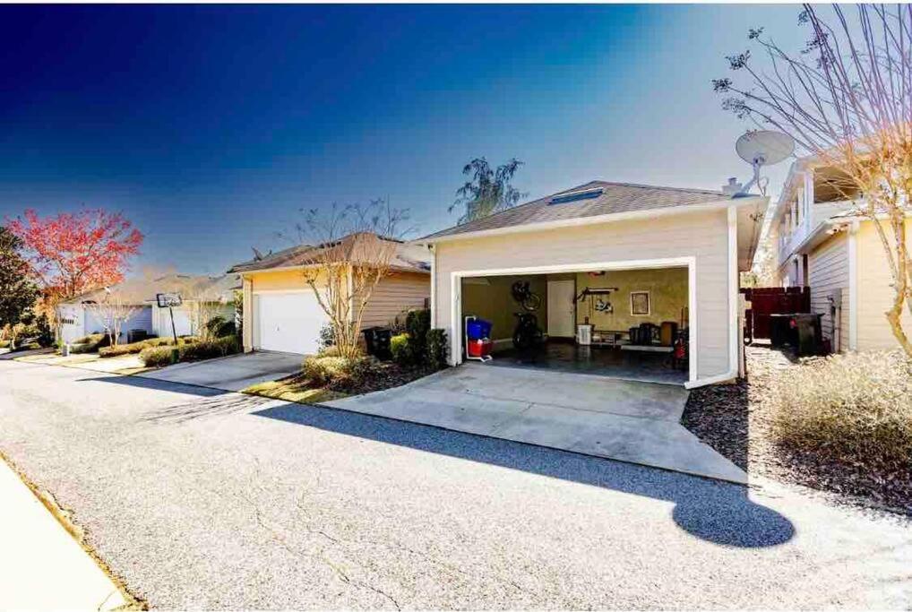 Great3bed&3bath. 2balconies. Perfect Neighborhood Villa *