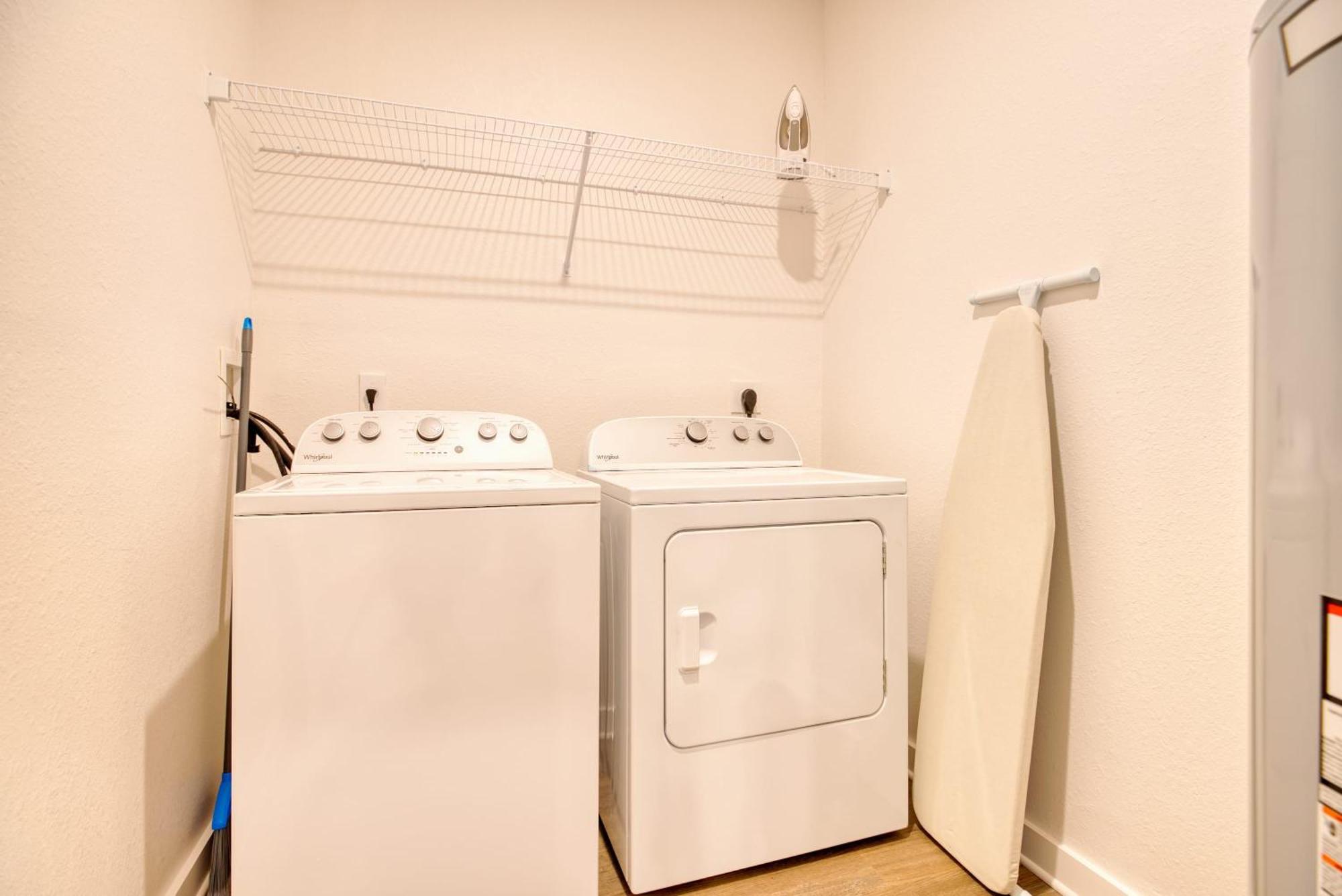 Grand Two Bedroom Two Bathroom With Balcony *