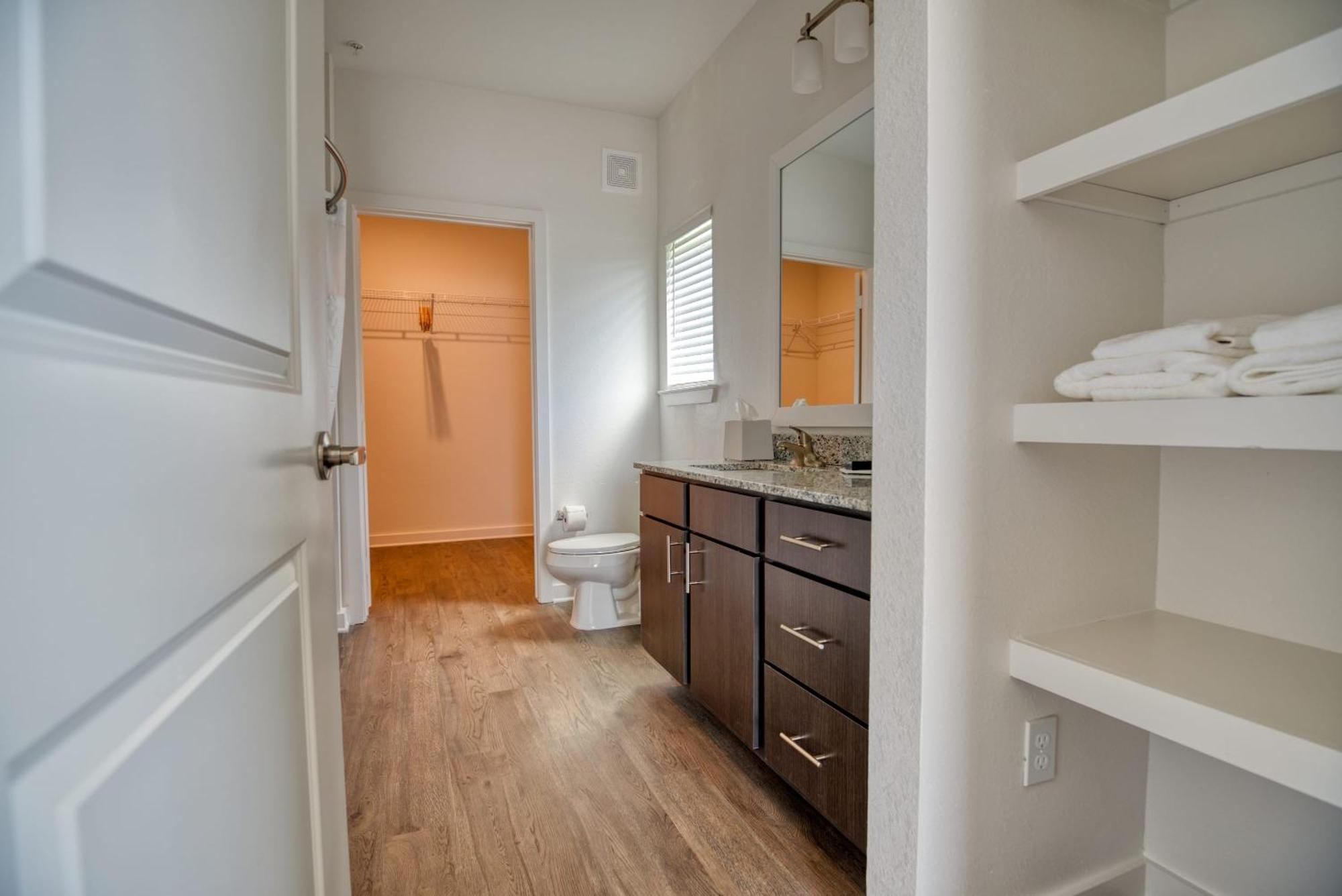 Grand Two Bedroom Two Bathroom With Balcony Gainesville