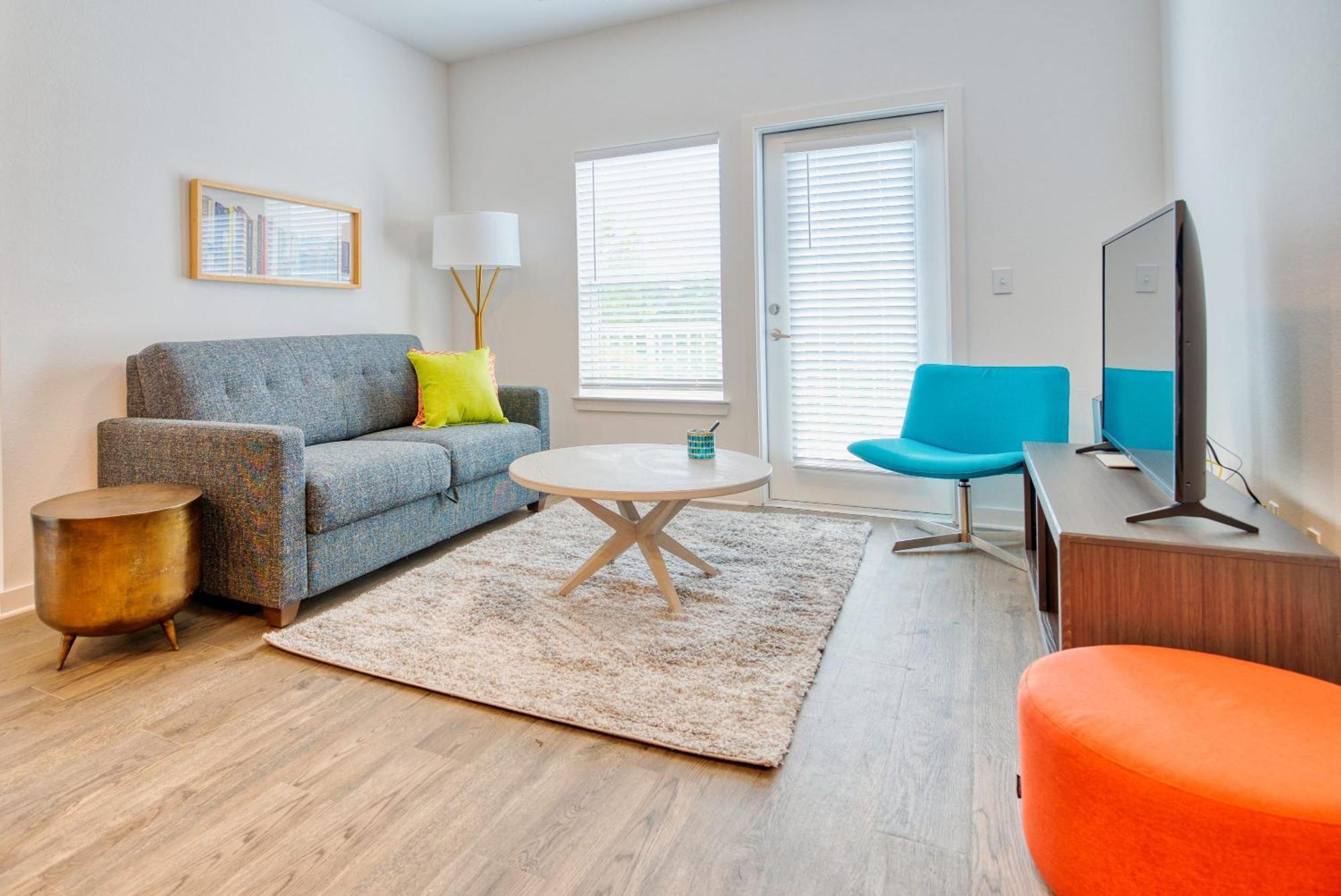 Grand Two Bedroom Two Bathroom With Balcony * Gainesville
