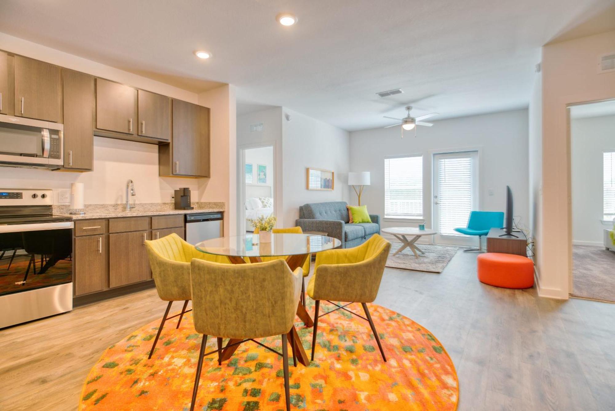 Grand Two Bedroom Two Bathroom With Balcony Apartment Gainesville