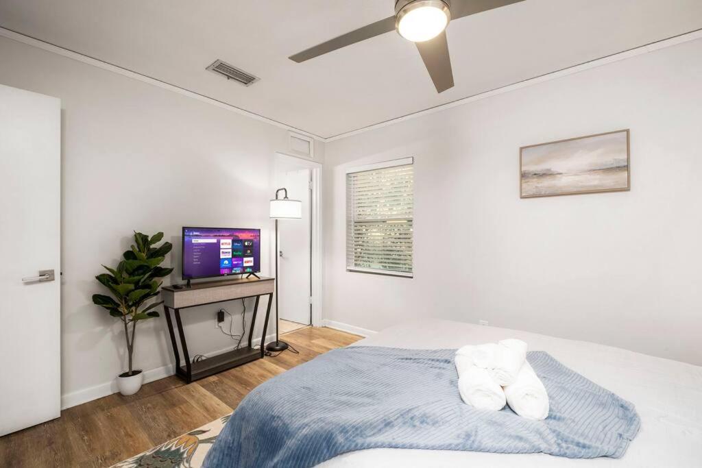 Modern Near Uf, Stadium - Private Gazebo *