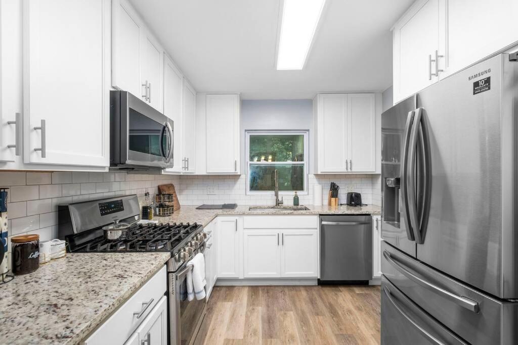 Modern Near Uf, Stadium - Private Gazebo *