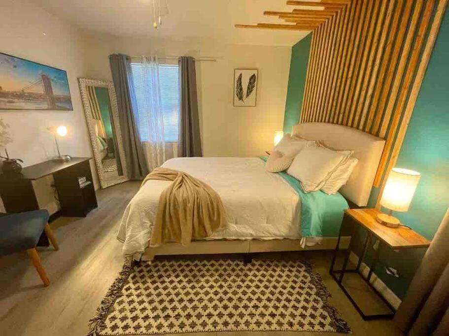 The Botanical Retreat, King Comfort & Poolside Peace *