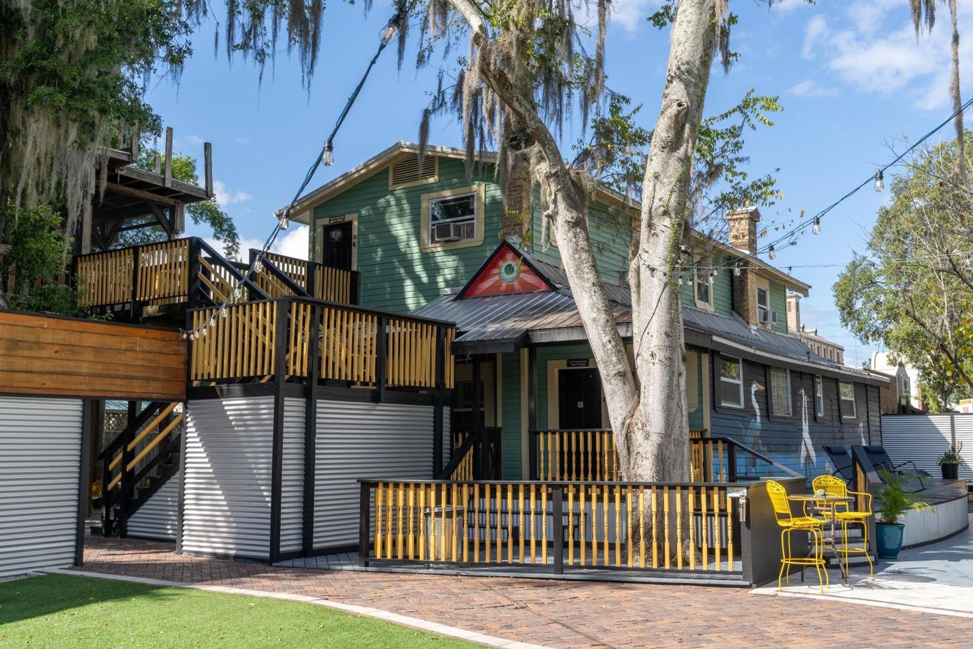 Hotel Depot Village Gainesville
