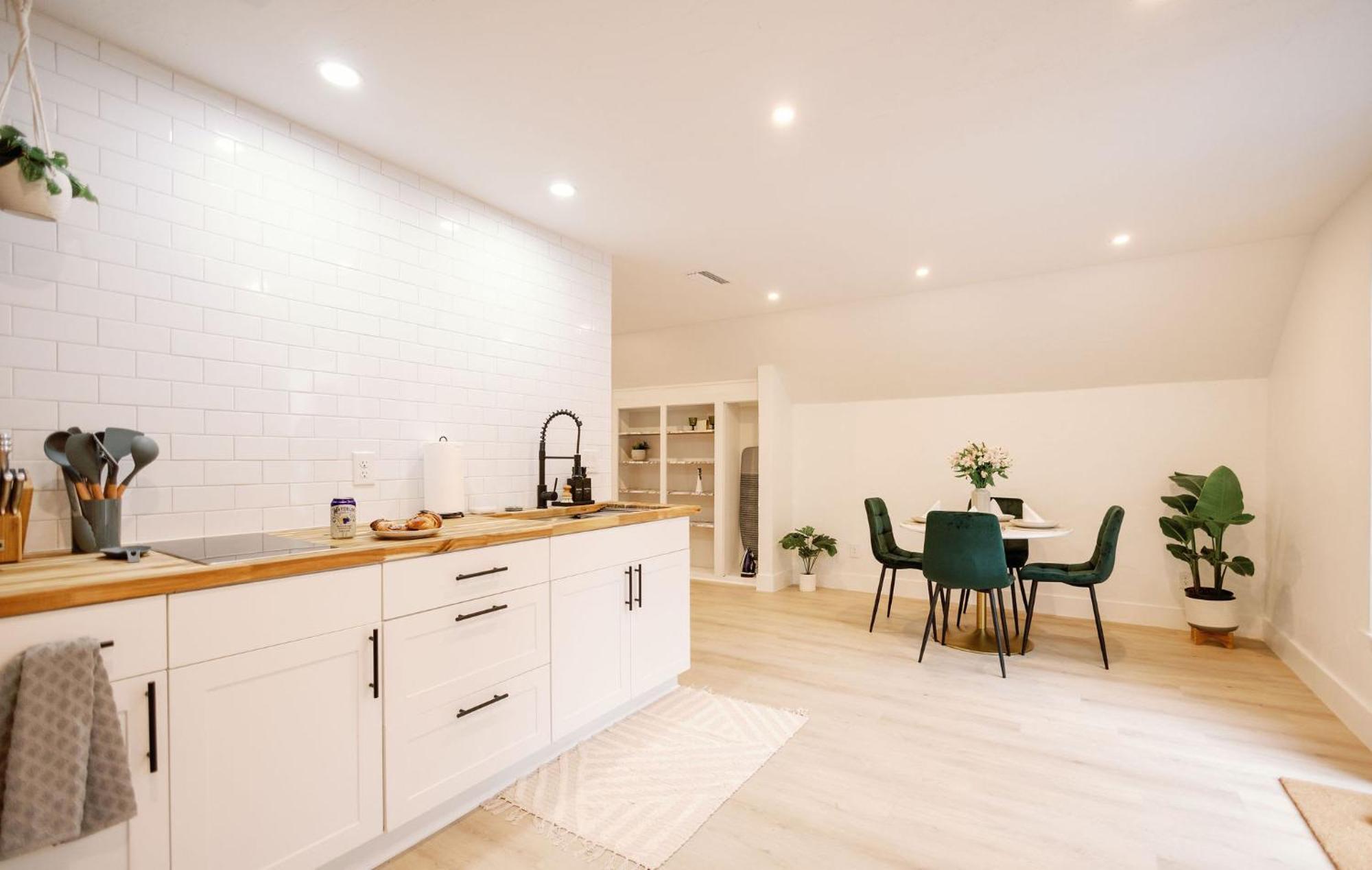 Apartamento The Key Reno'd Historic 1 Mile To Uf & Dt