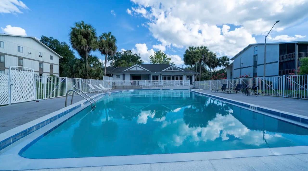 Convenient & Inviting - Fully-equipped 2bd