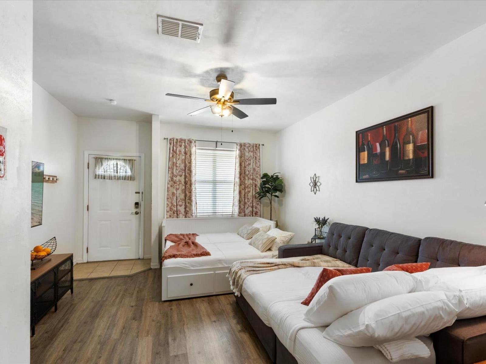 Convenient & Inviting - Fully-equipped 2bd *