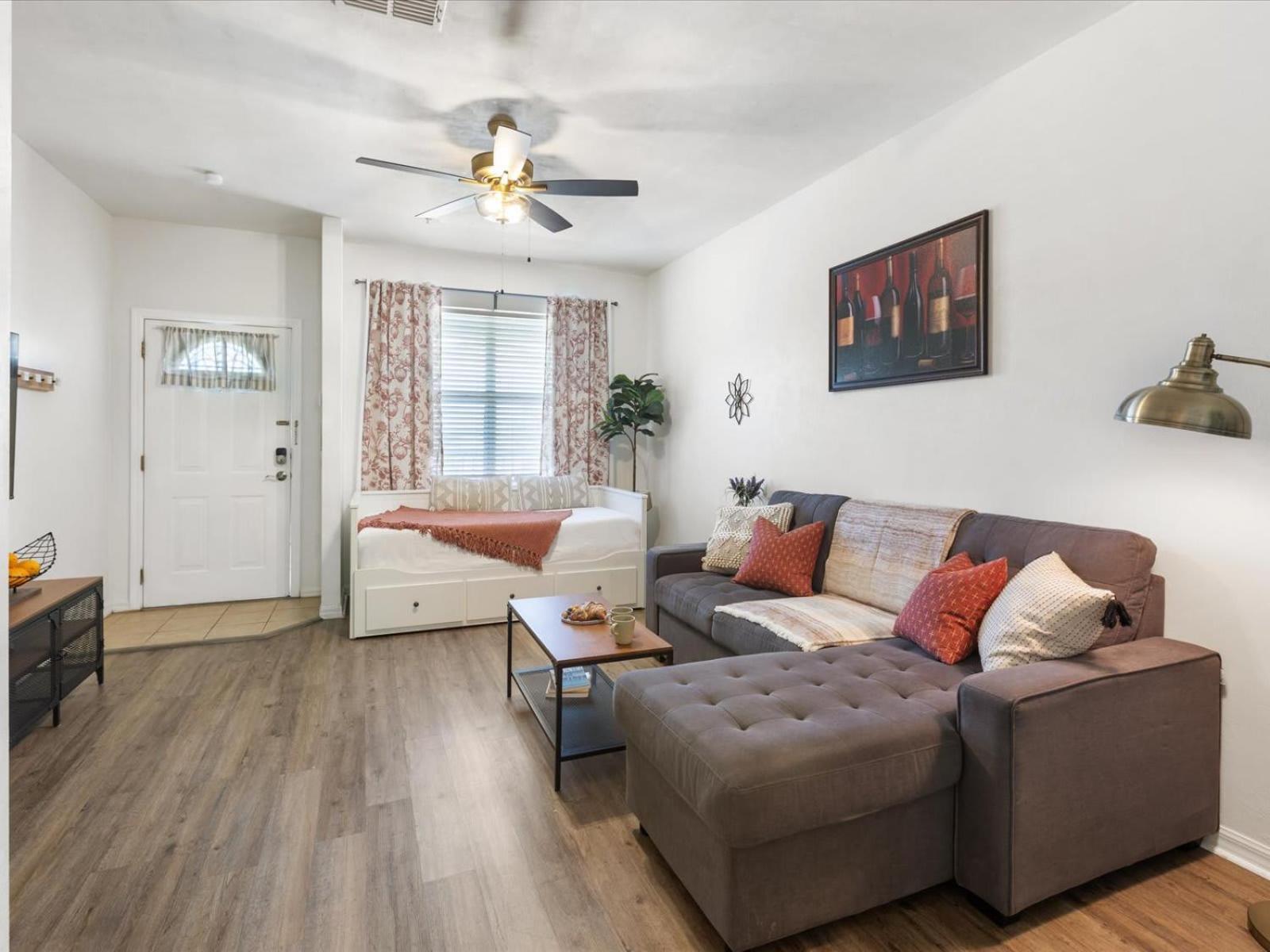 Holiday home Convenient & Inviting - Fully-equipped 2bd Gainesville