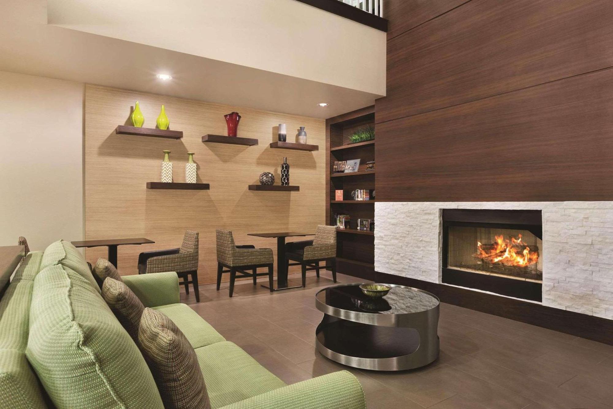 Hotel Country & By Radisson, Gainesville, Fl