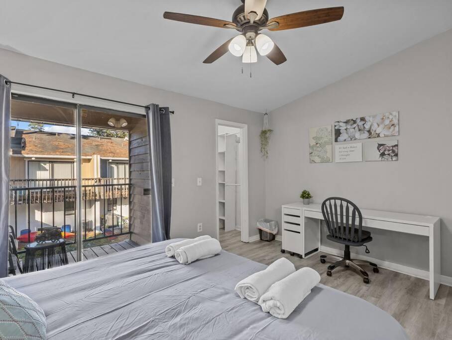 Sleek Explore On Wheels Apartment