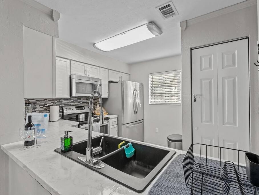 Sleek Explore On Wheels Apartment Gainesville