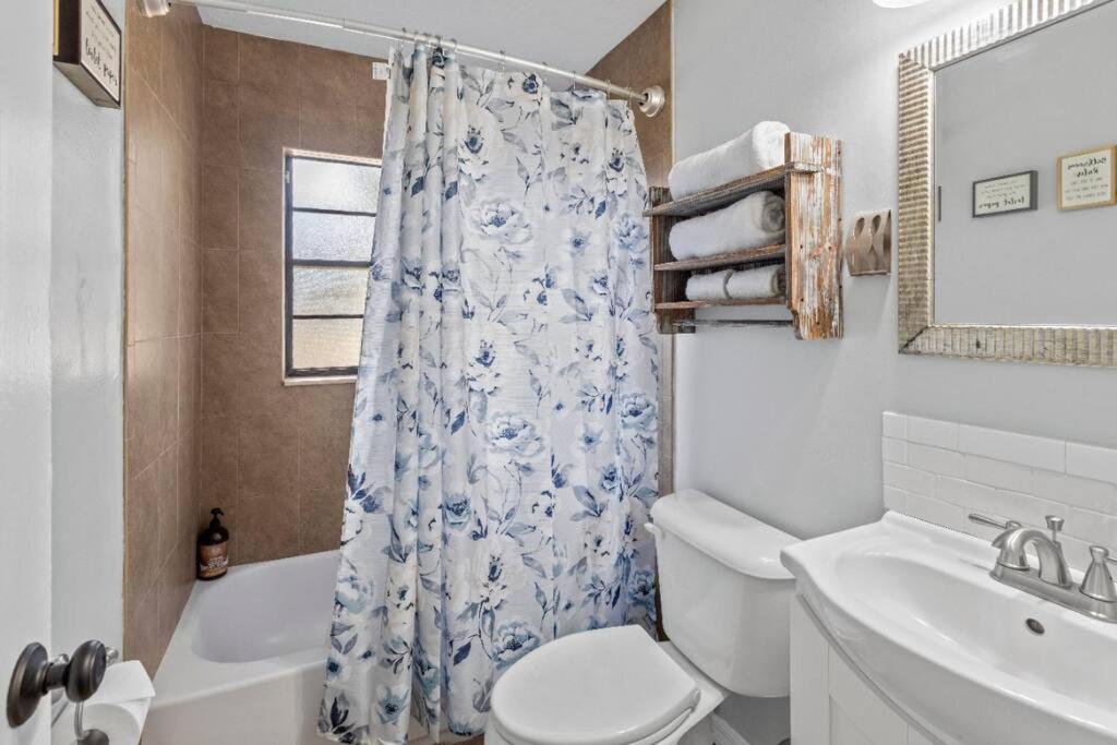 Family Friendly Townhouse With Reading Nook And Bike * Gainesville
