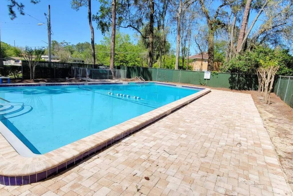 Family Friendly Townhouse With Reading Nook And Bike Gainesville