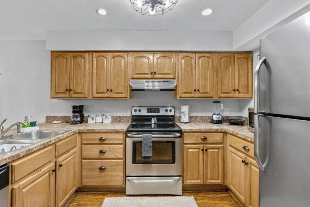 Family Friendly Townhouse With Reading Nook And Bike * Gainesville