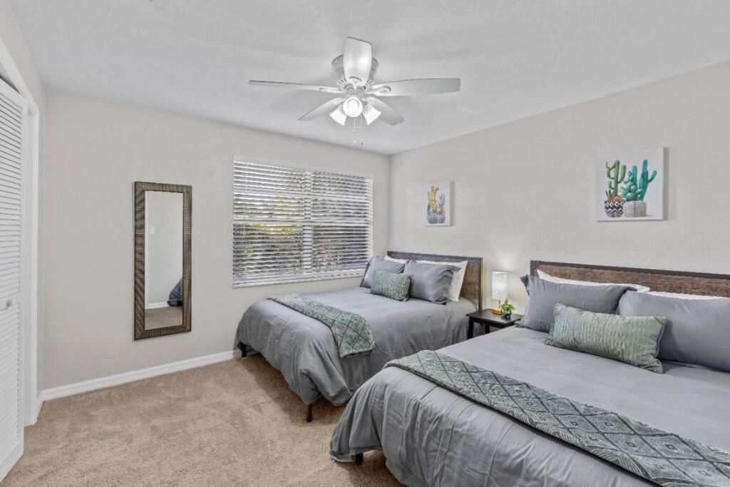 Family Friendly Townhouse With Reading Nook And Bike Apartment Gainesville