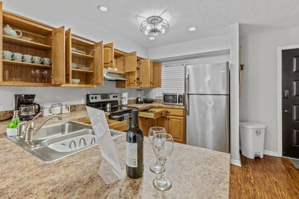 Apartment Family Friendly Townhouse With Reading Nook And Bike