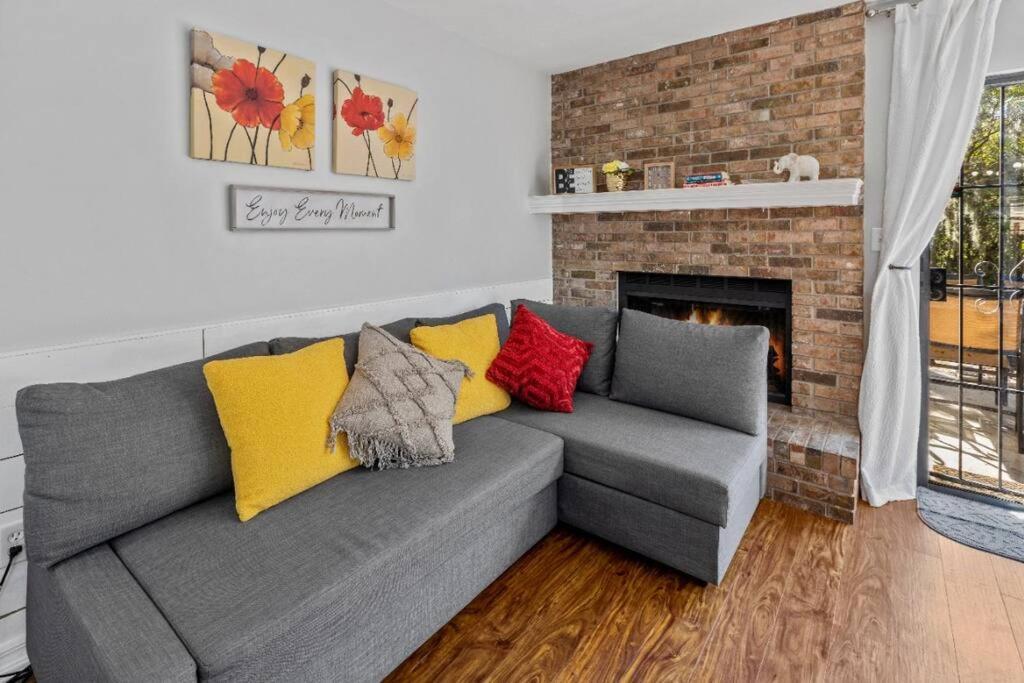 Family Friendly Townhouse With Reading Nook And Bike Apartment *