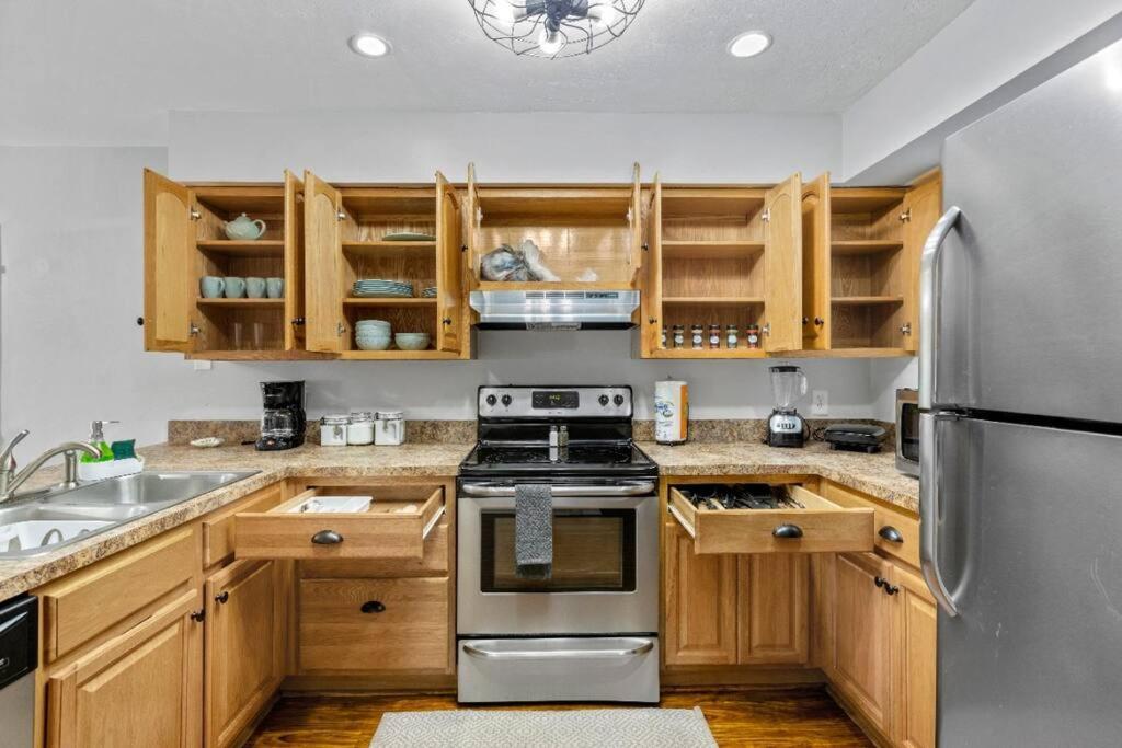 Family Friendly Townhouse With Reading Nook And Bike *