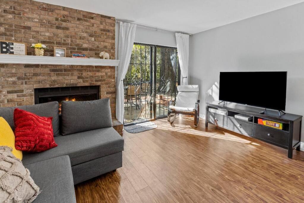 Family Friendly Townhouse With Reading Nook And Bike * Gainesville