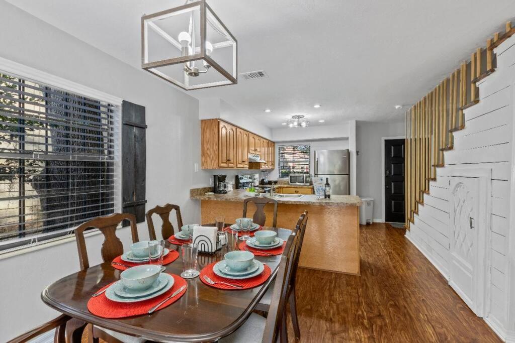 Family Friendly Townhouse With Reading Nook And Bike Gainesville