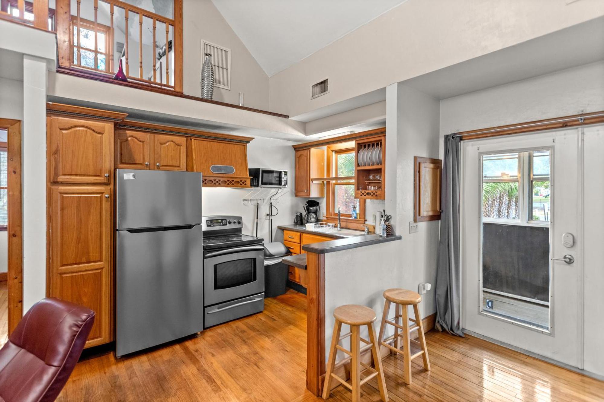 Cozy Townhome Near Uf Campus