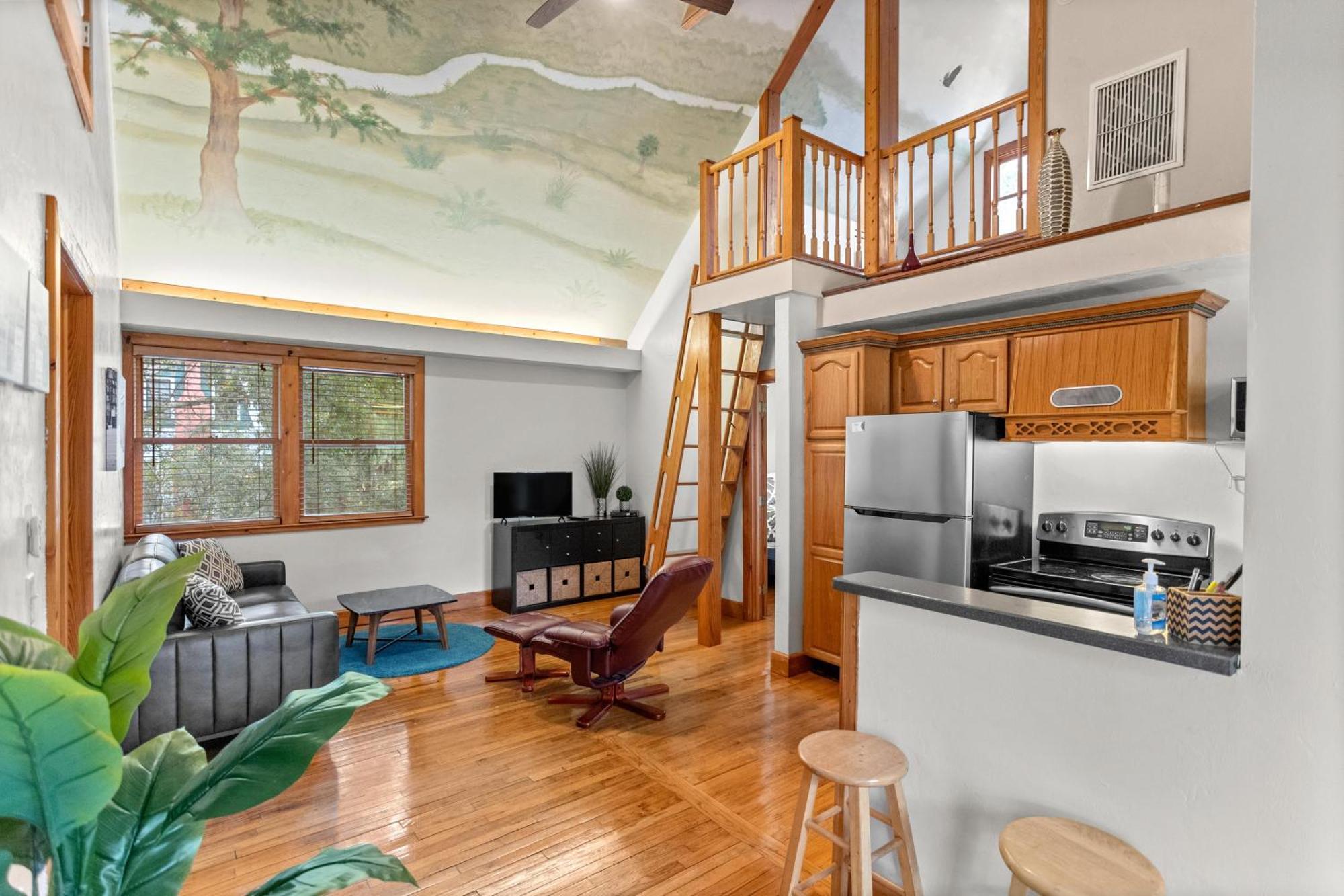 Cozy Townhome Near Uf Campus