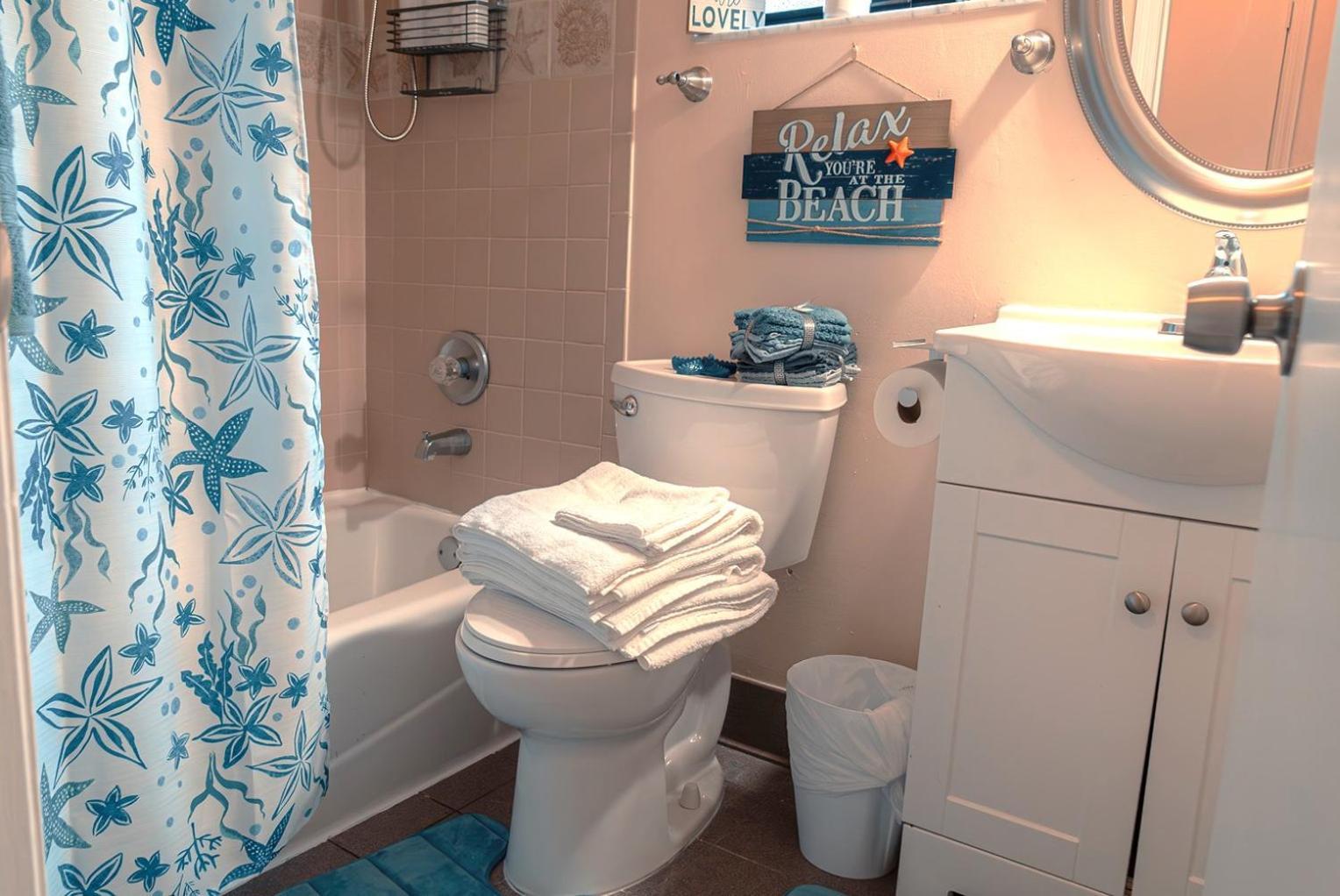 Charm- Cozy, Comfortable, Convenient * Gainesville