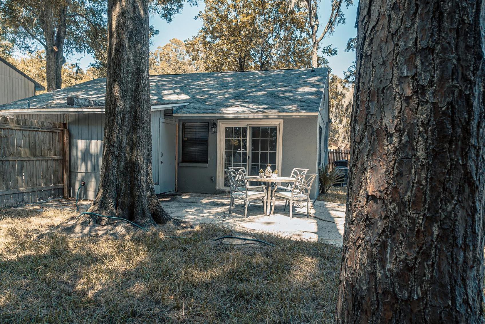 Charm- Cozy, Comfortable, Convenient Holiday home Gainesville