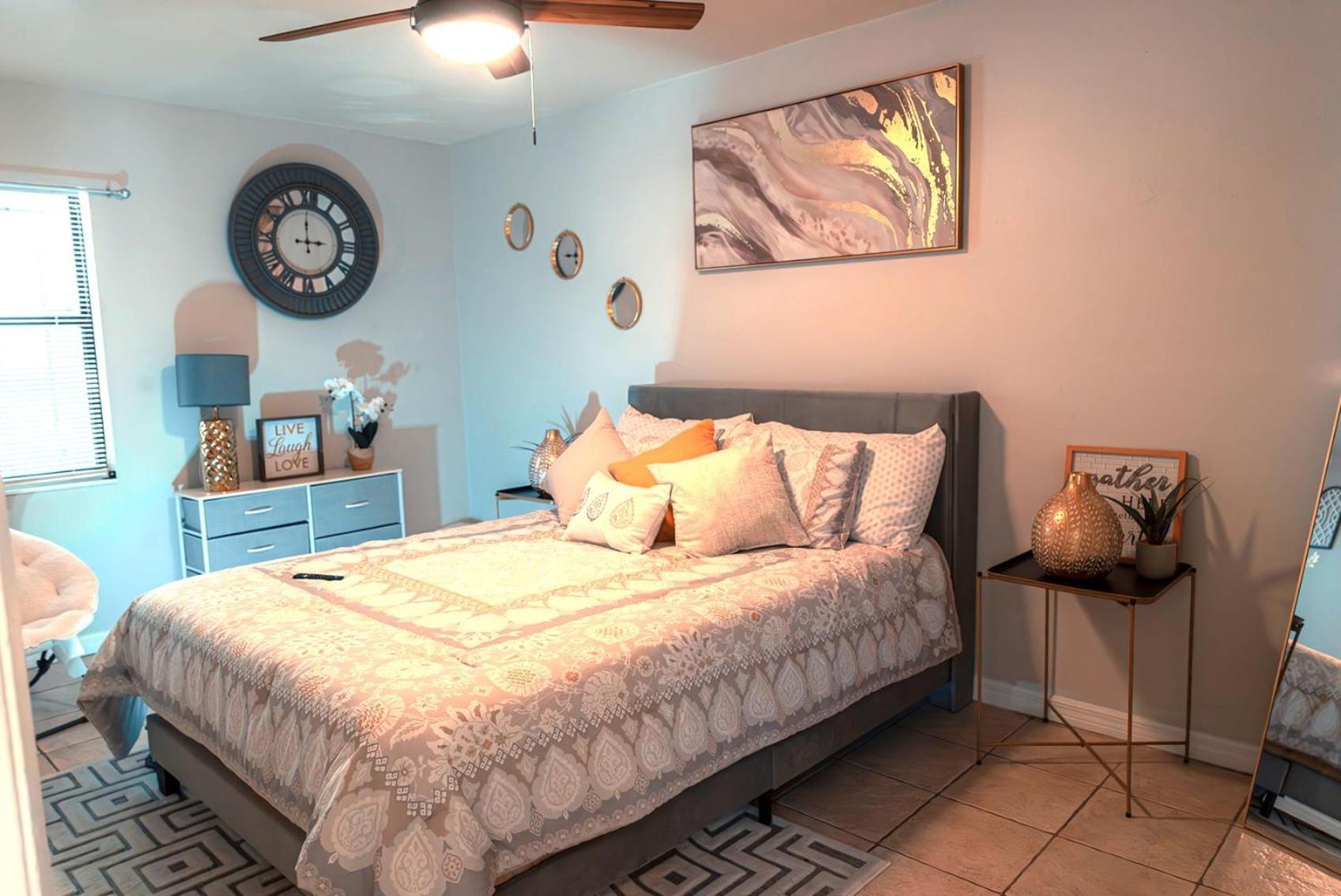 Charm- Cozy, Comfortable, Convenient * Gainesville