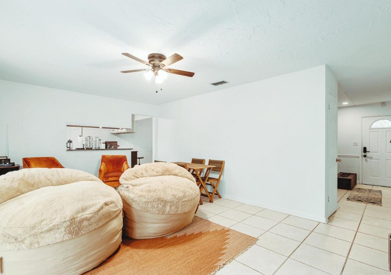 3br Oasis With Alfresco Dining & Retro Gaming