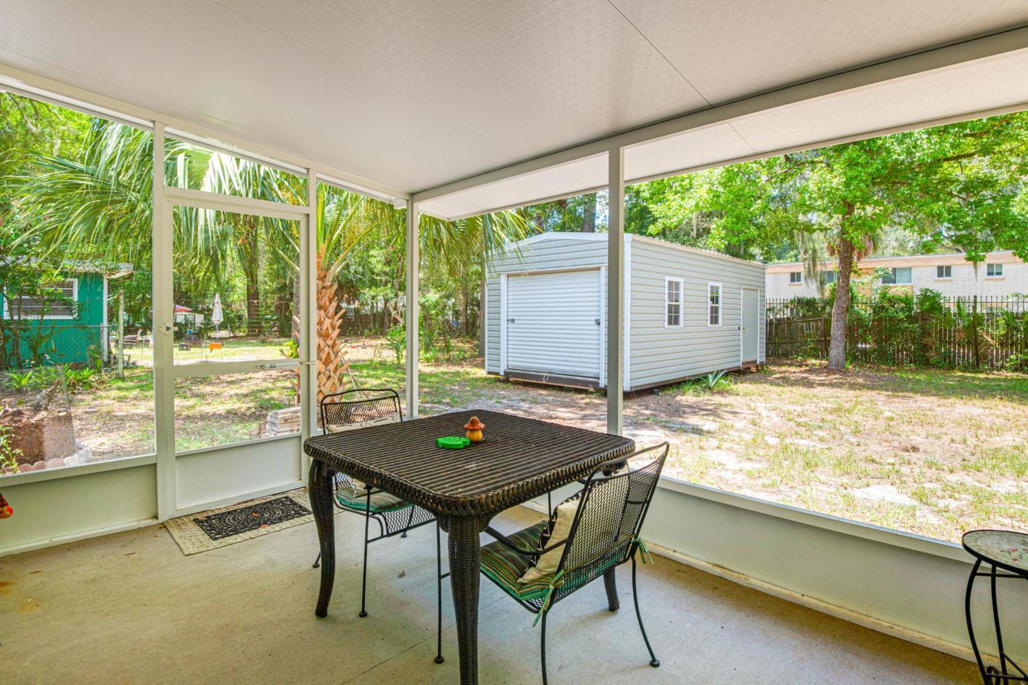 Holiday home Mid-century Getaway 3 Mi To Uf Campus