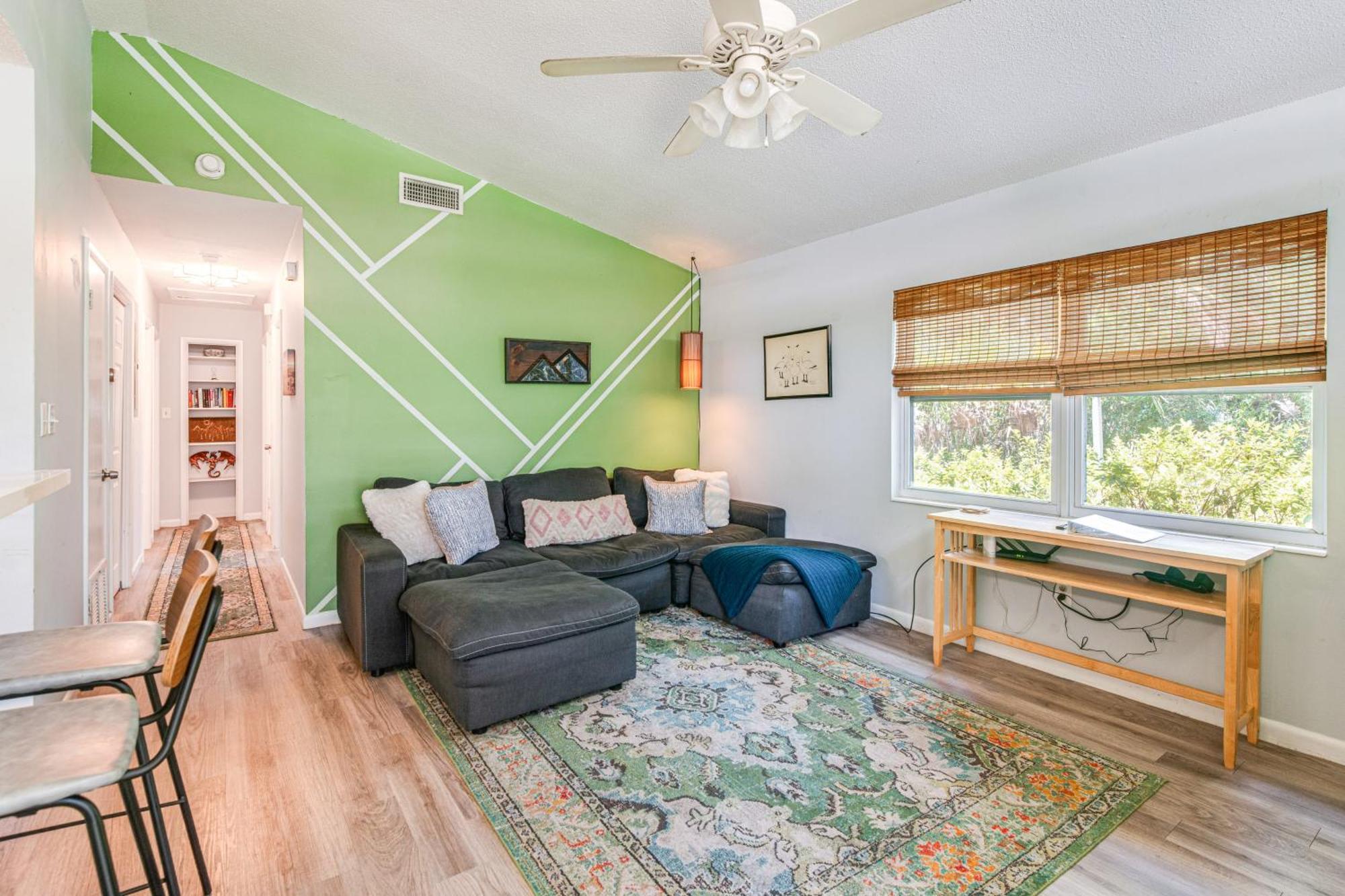 Mid-century Getaway 3 Mi To Uf Campus *