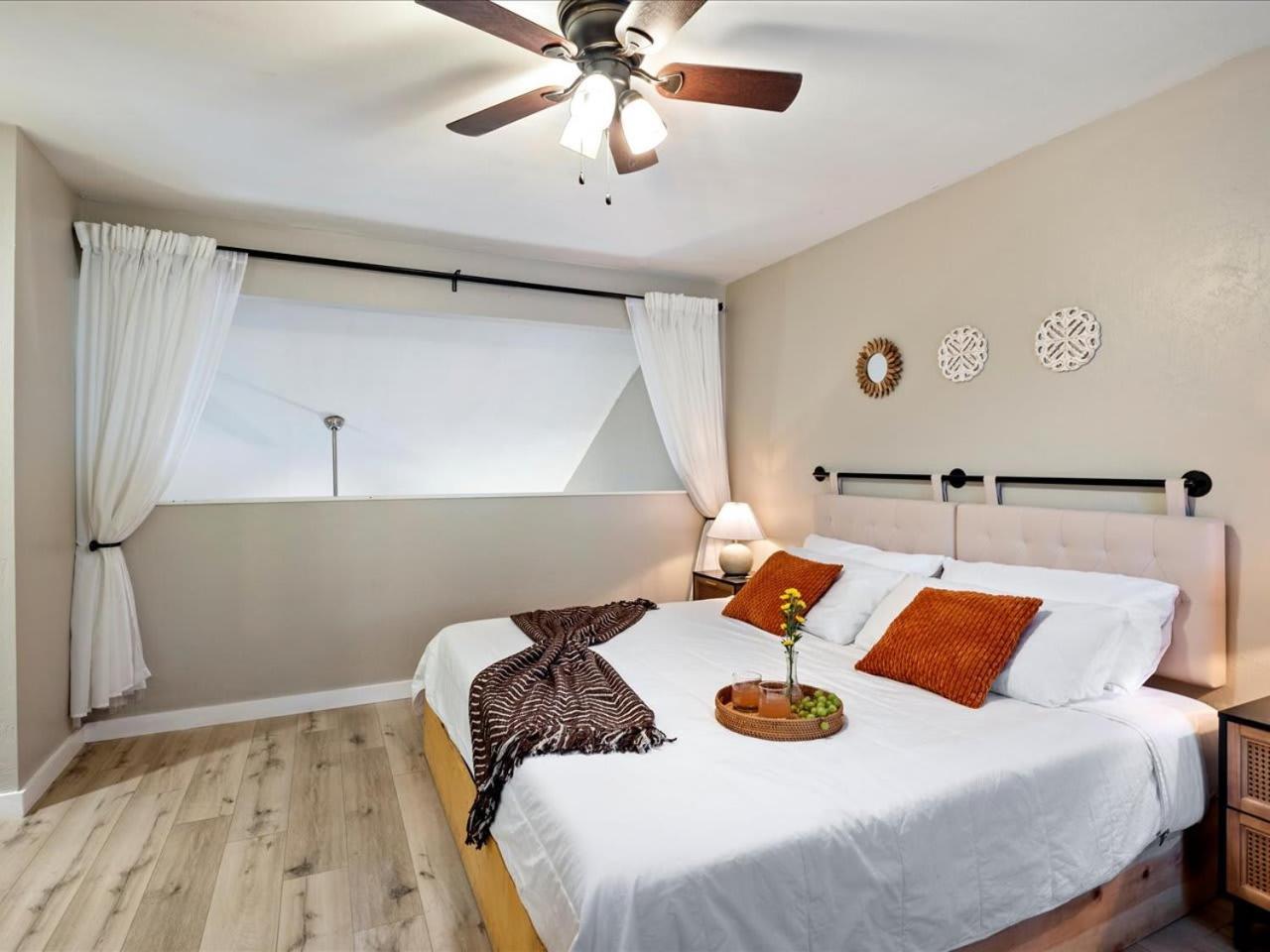 Artist's Tower Townhome Just Renovated W Loft * Gainesville