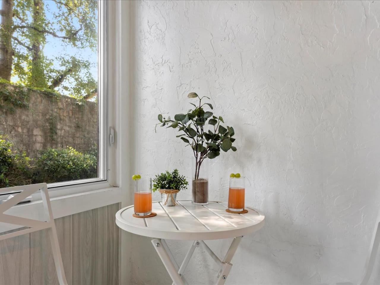 Artist's Tower Townhome Just Renovated W Loft *