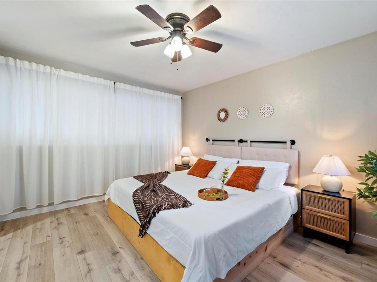Artist's Tower Townhome Just Renovated W Loft * Gainesville