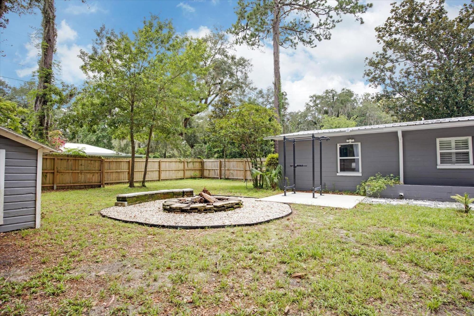 2 Miles To Uf & Dt - Pergola Fire Pit Game * Gainesville