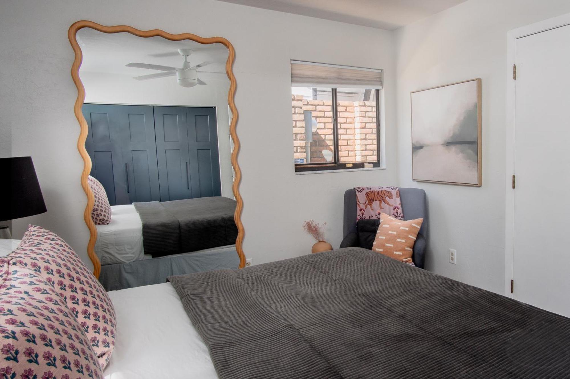 Peaceful, Modern, Renovated, Close To Everything! *