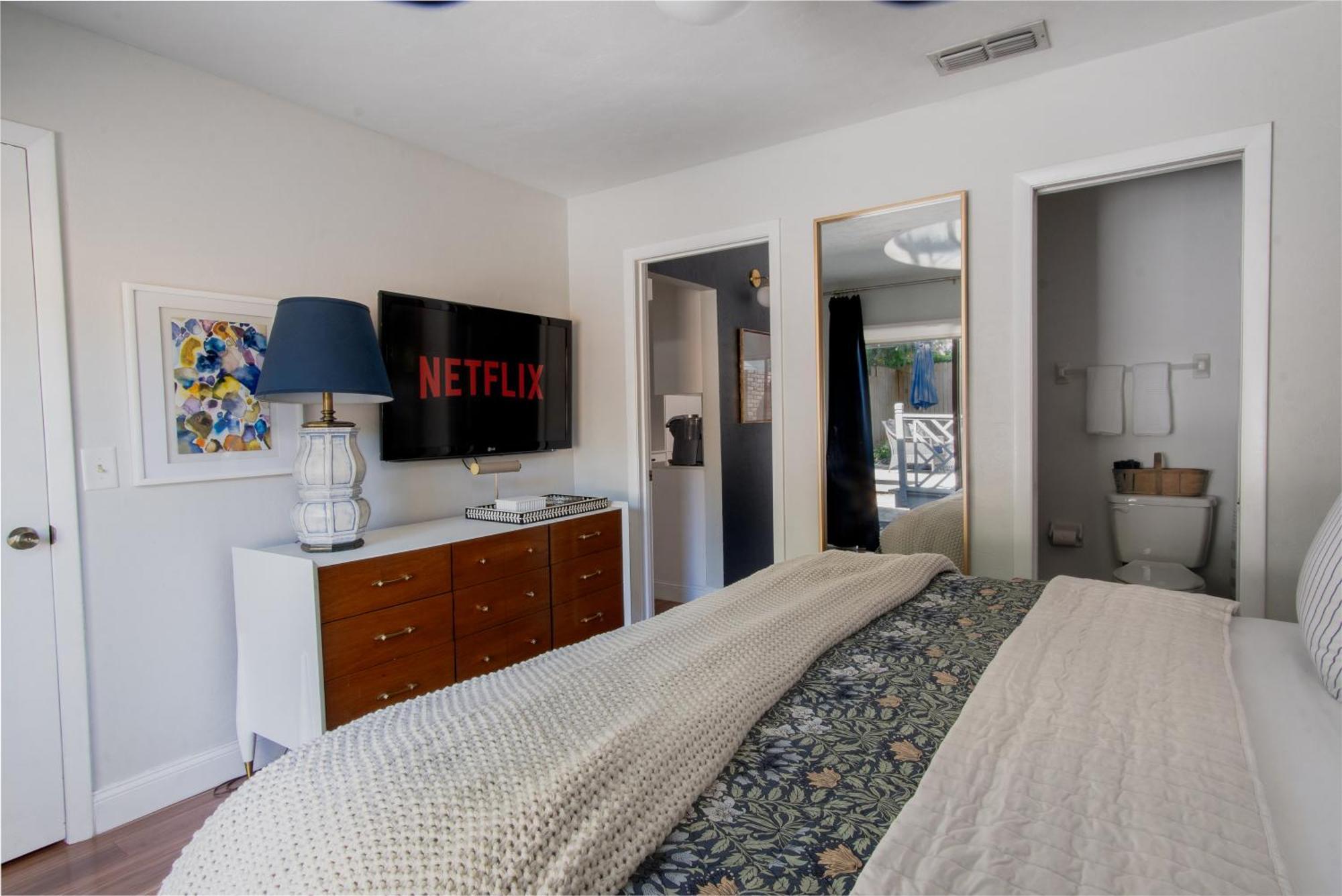 Peaceful, Modern, Renovated, Close To Everything! Apartment Gainesville