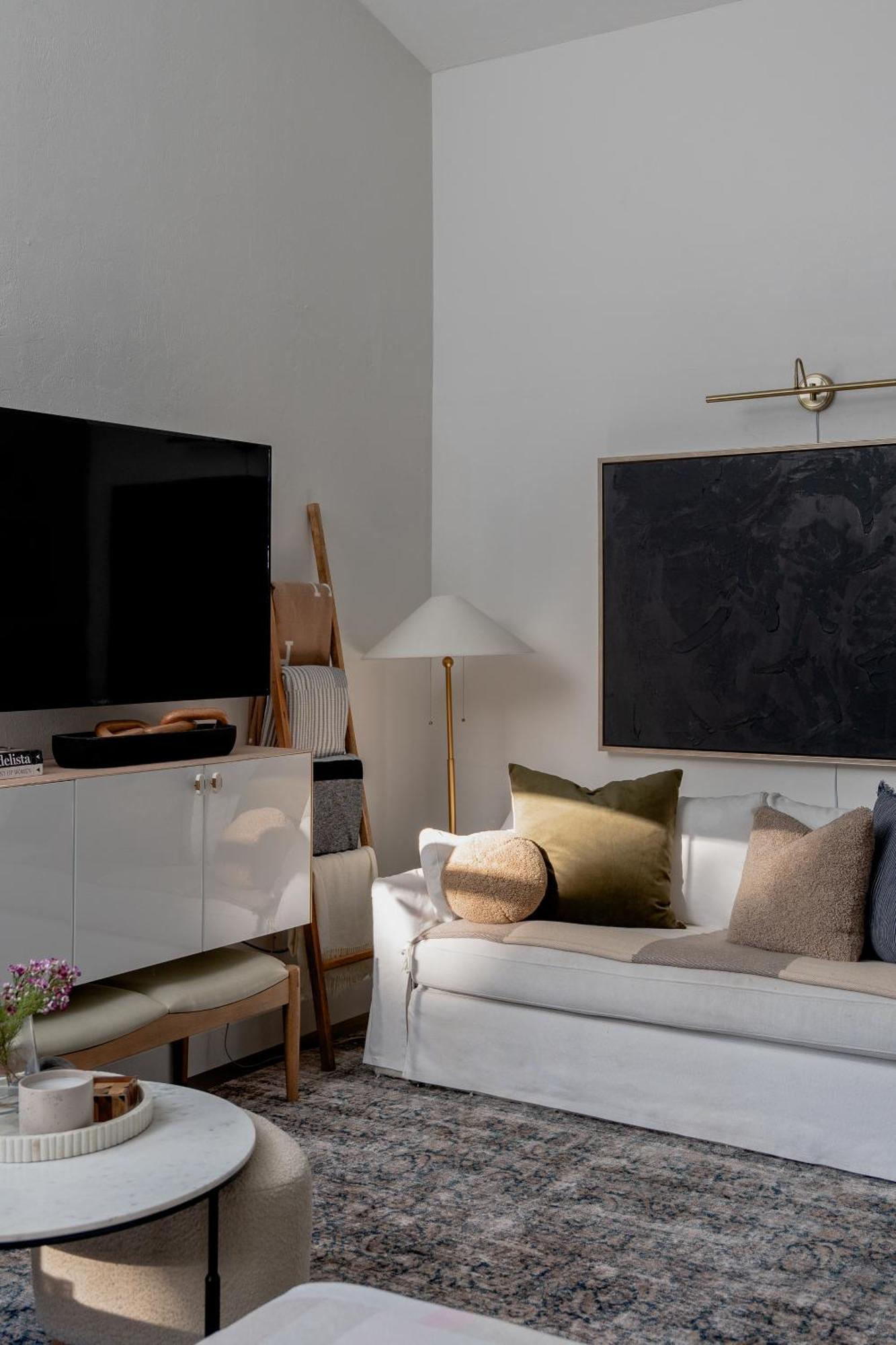 High Design & Coziest Comforts Apartment Gainesville