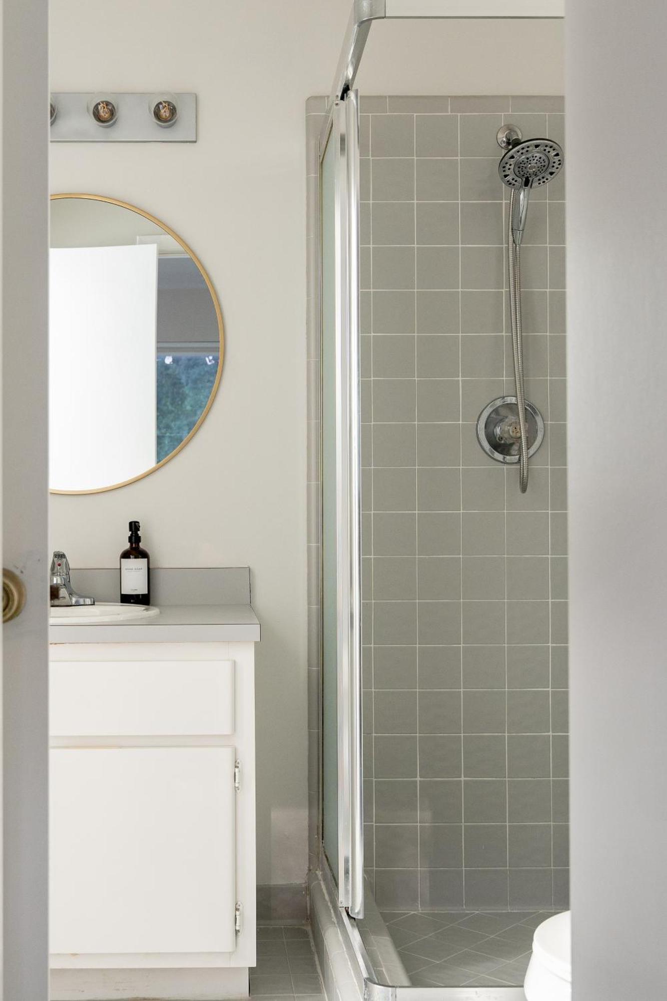 Apartment High Design & Coziest Comforts Gainesville