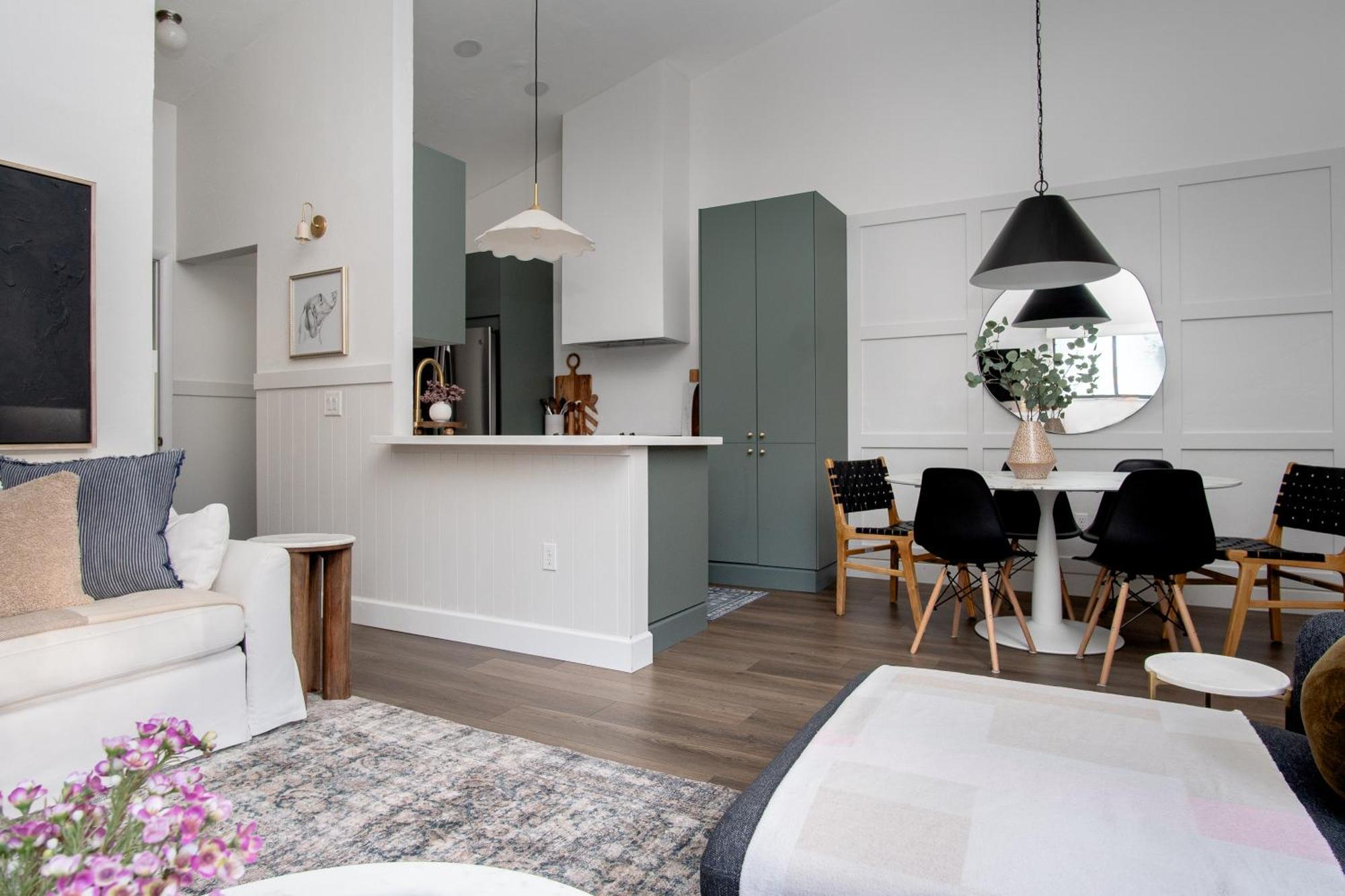 Apartment High Design & Coziest Comforts *