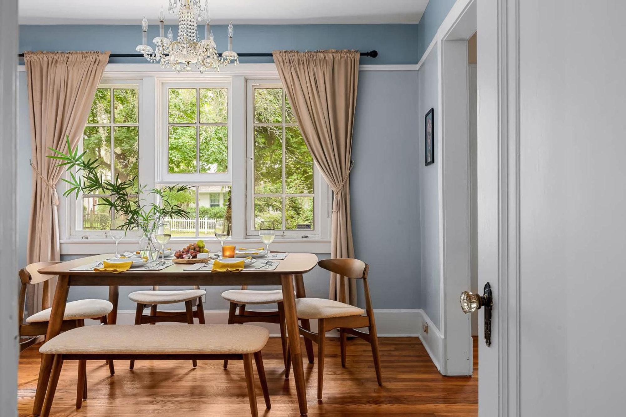 The Gallery At Duckpond - 1930s Historic Charm Gainesville